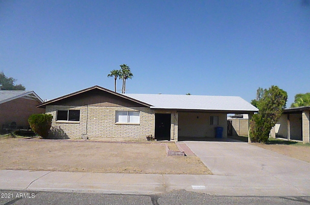 2246 W Corrine Drive - Photo 0