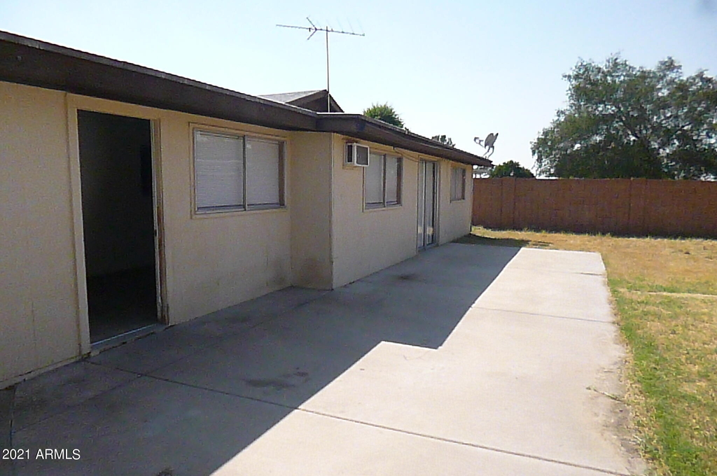 2246 W Corrine Drive - Photo 16