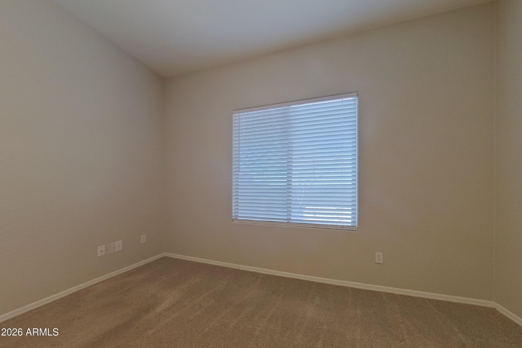 17345 W Watkins Street - Photo 11