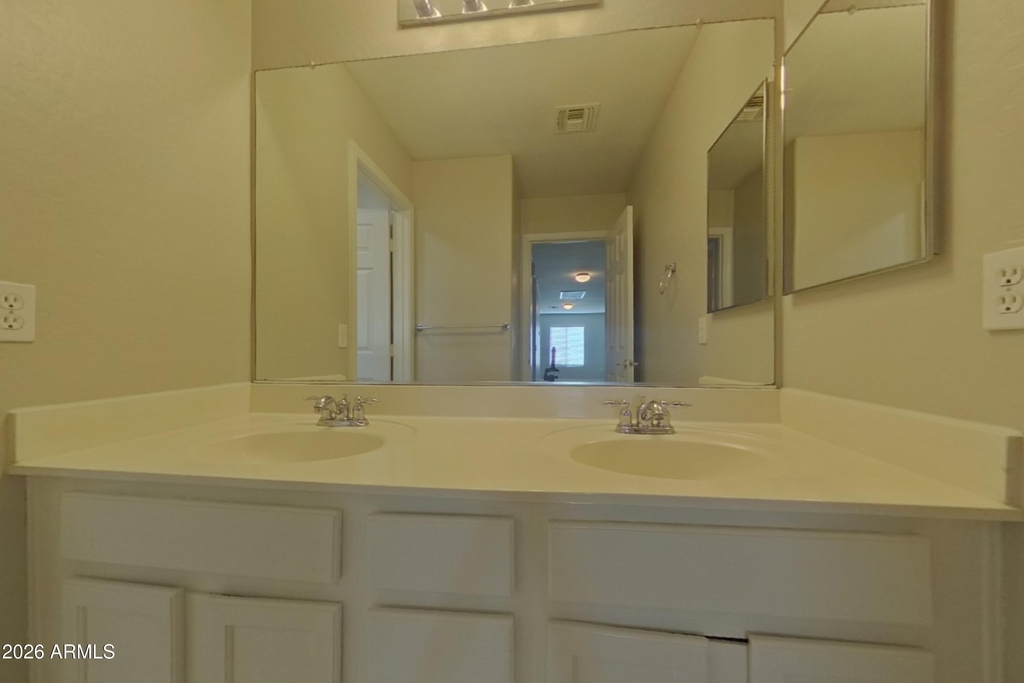 17345 W Watkins Street - Photo 18