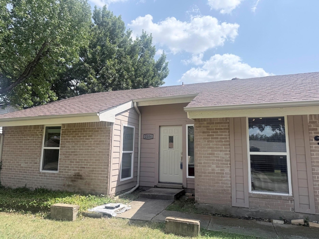 2104 Sunrise Trail - Photo 1