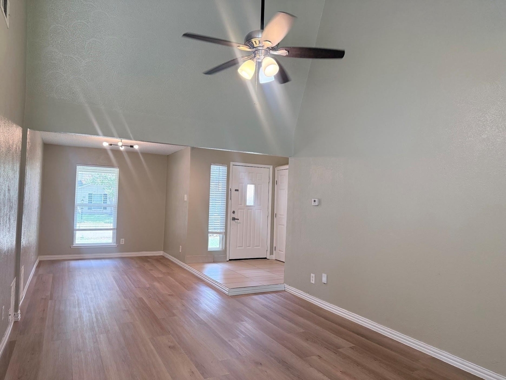 2104 Sunrise Trail - Photo 6