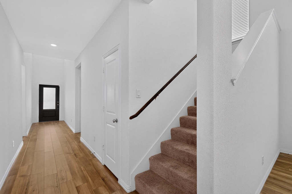 1309 Canuela Way - Photo 6