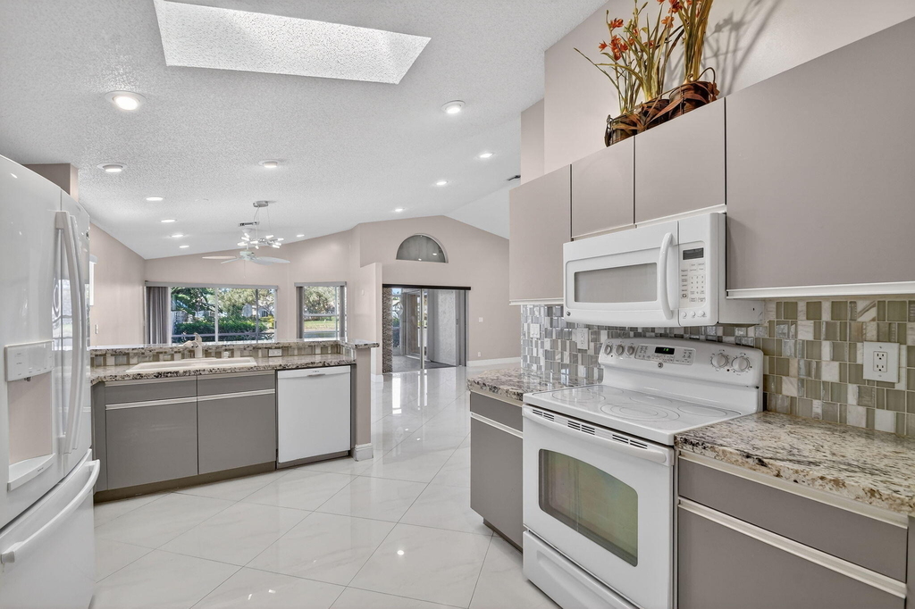 7891 Sailing Shores Terrace - Photo 8