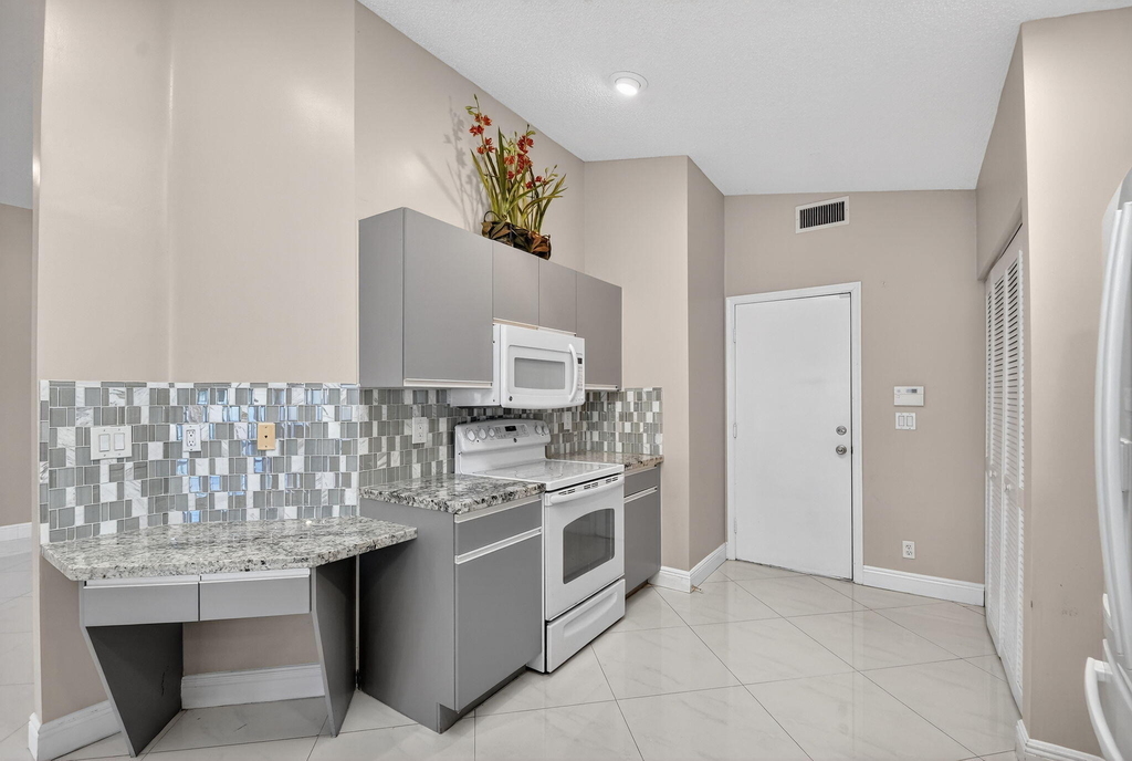 7891 Sailing Shores Terrace - Photo 9