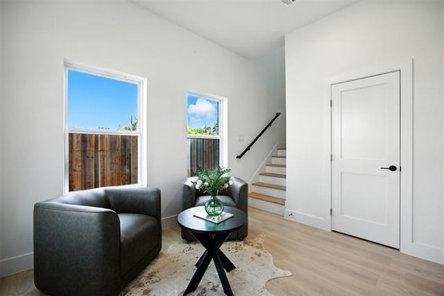 312 N Lancaster Avenue - Photo 4