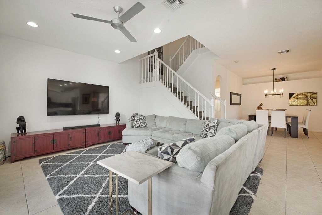 9061 Dupont Place - Photo 12