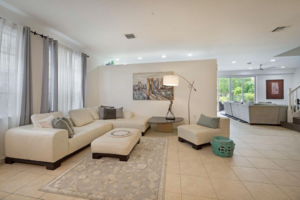 9061 Dupont Place - Photo 10