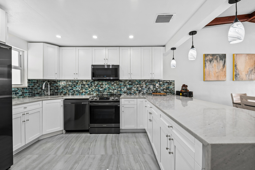 2841 Ne 33rd Court - Photo 4