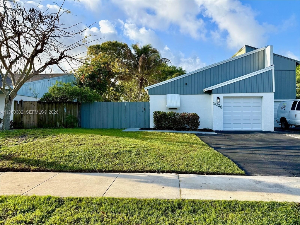 5028 Nw 6th Street - Photo 0