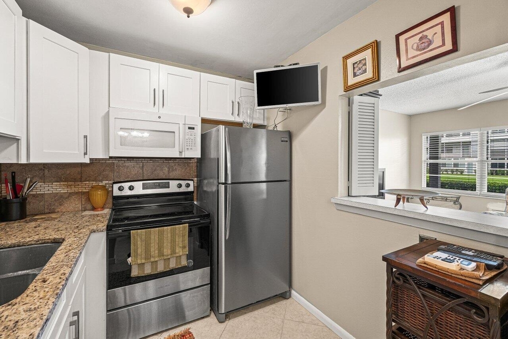 175 Suffolk E - Photo 1