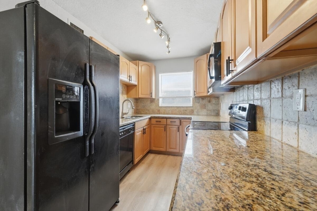 6191 Sw 37th Street - Photo 4