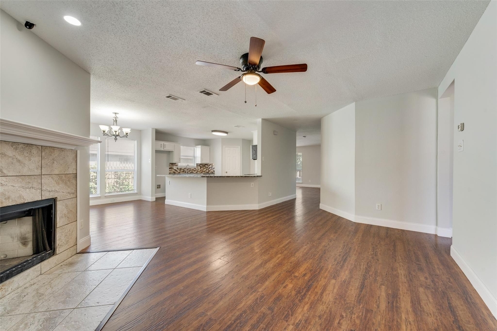8028 Texridge Drive - Photo 8