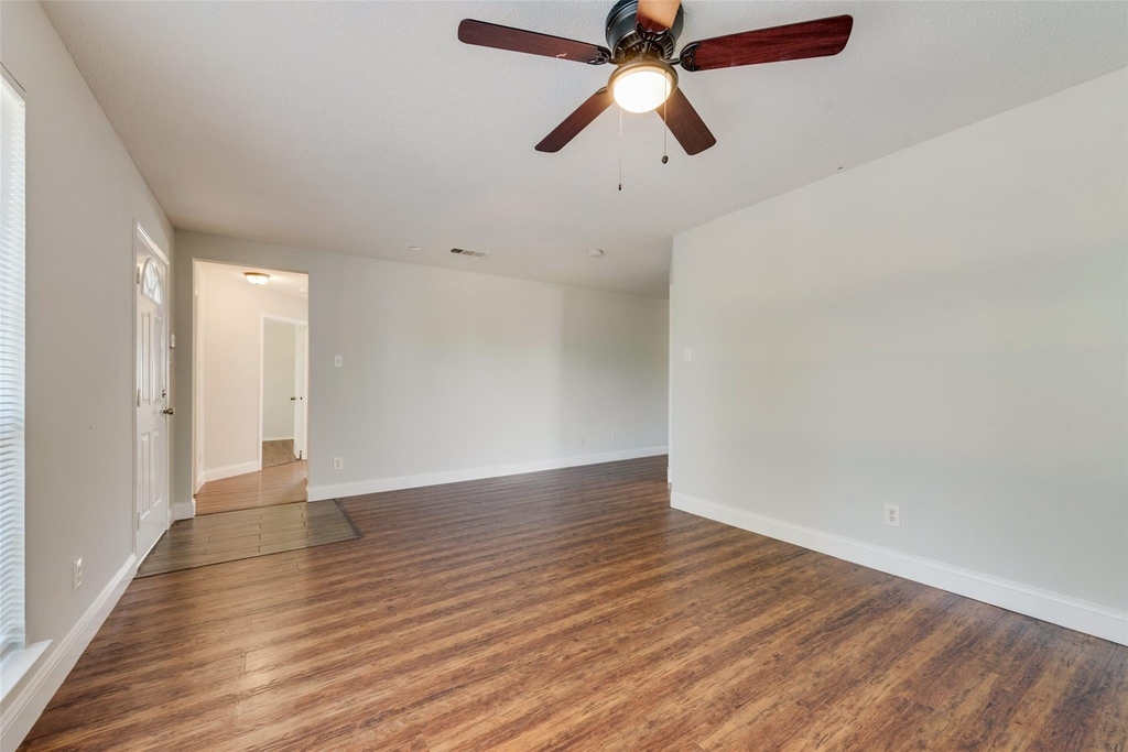 8028 Texridge Drive - Photo 6