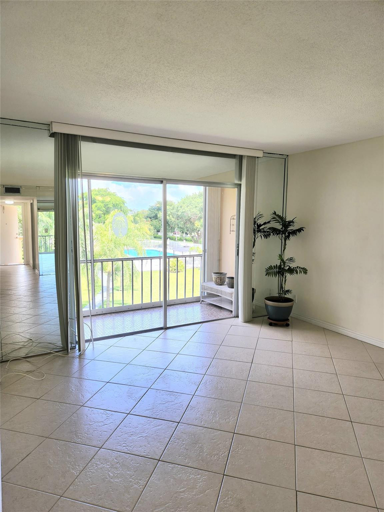4700 Washington Street - Photo 8