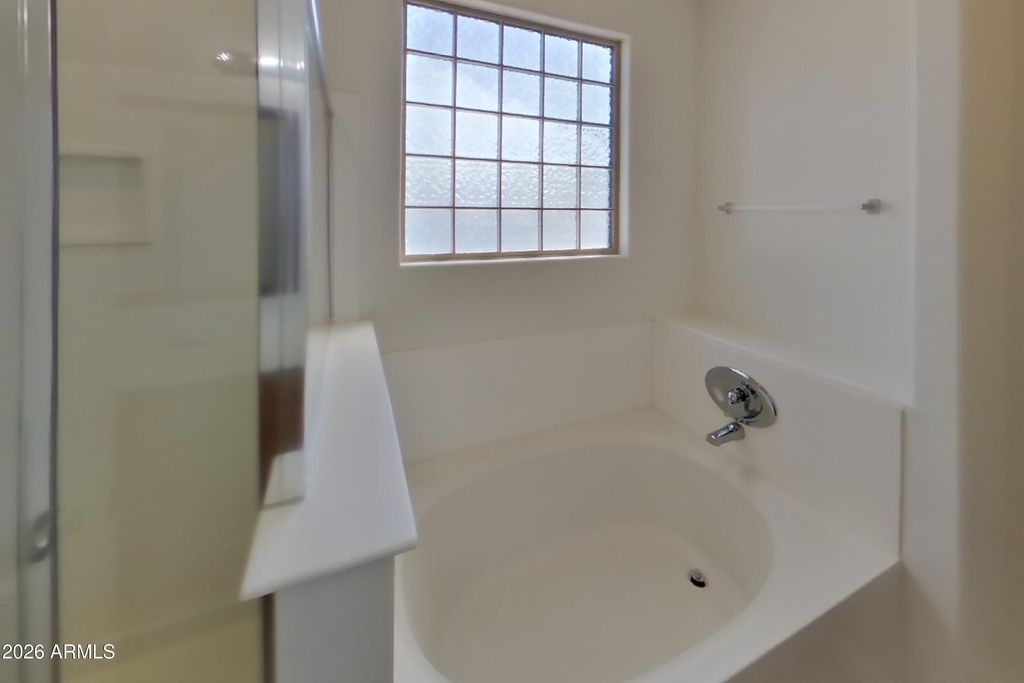 17307 W Monroe Street - Photo 9