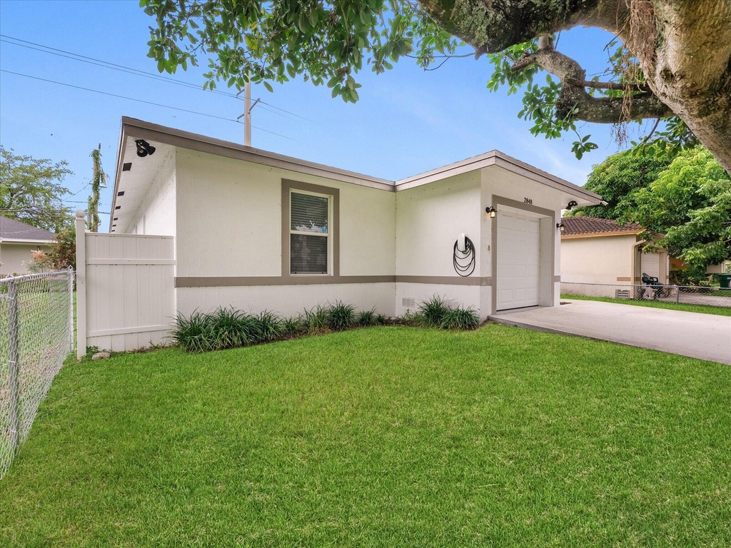 2848 Nw 9th Place - Photo 1