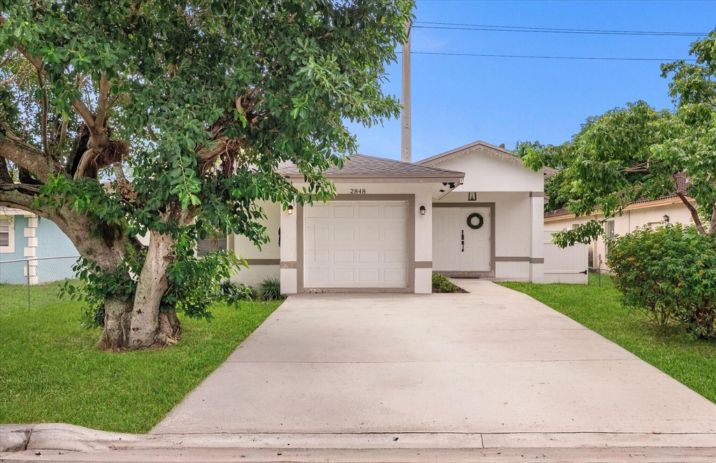 2848 Nw 9th Place - Photo 2