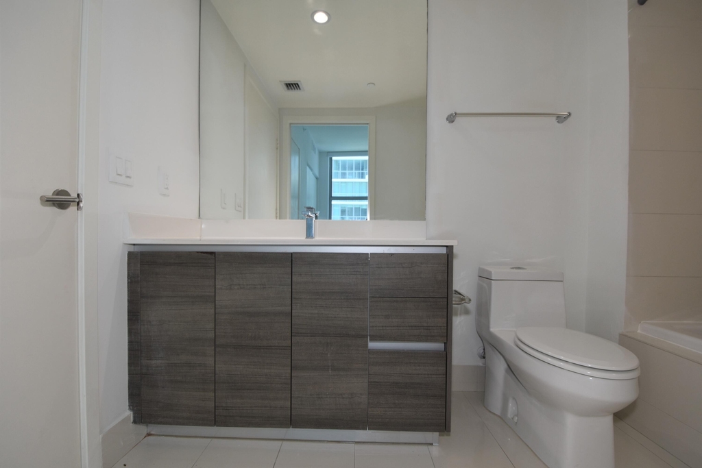 1100 S Miami Avenue - Photo 5