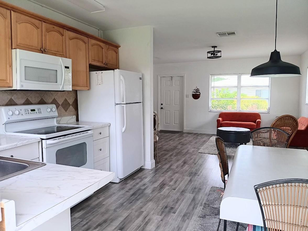 7105 Nw 74th Place - Photo 3