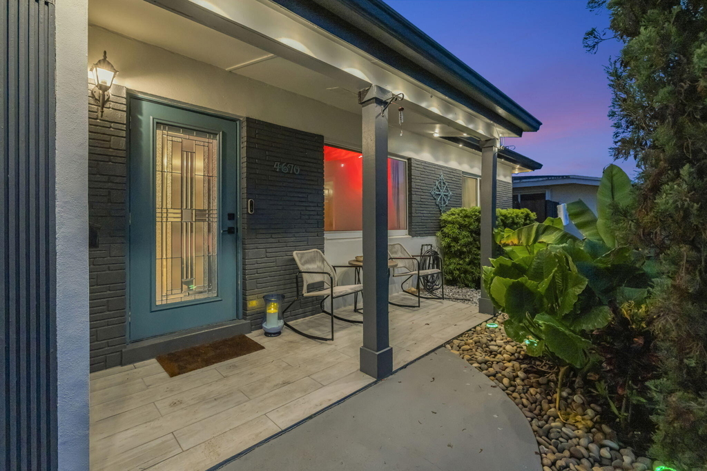 4670 Ne 4th Avenue - Photo 1