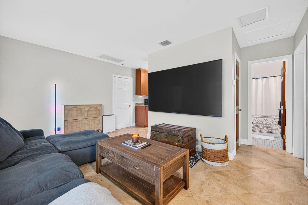4670 Ne 4th Avenue - Photo 8