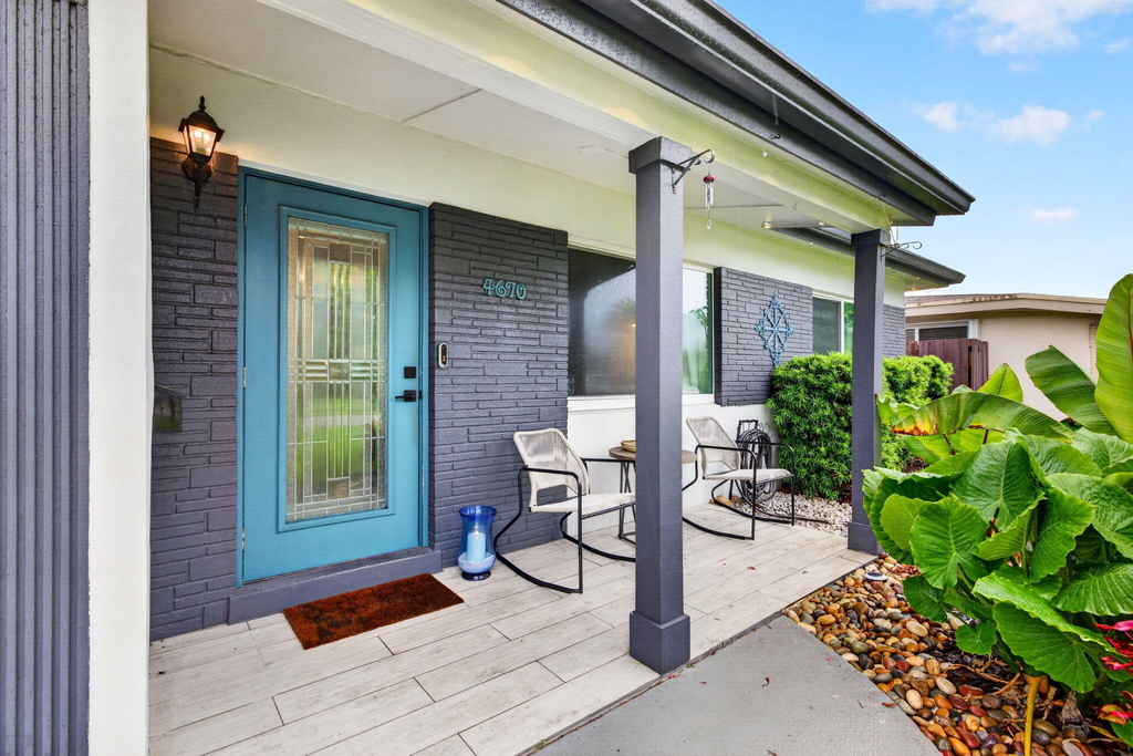 4670 Ne 4th Avenue - Photo 2