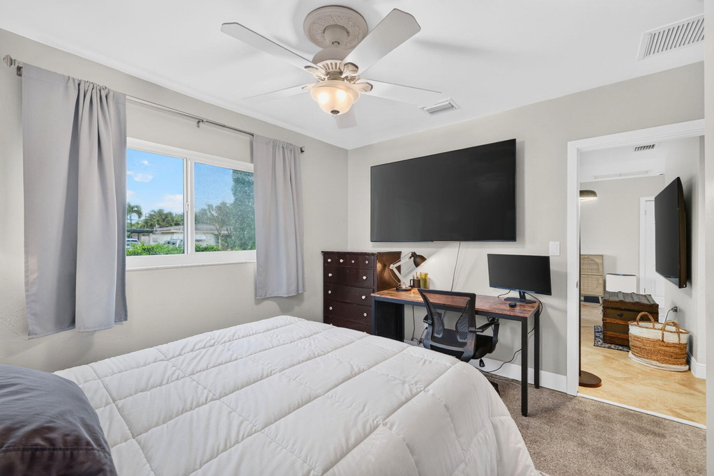 4670 Ne 4th Avenue - Photo 29
