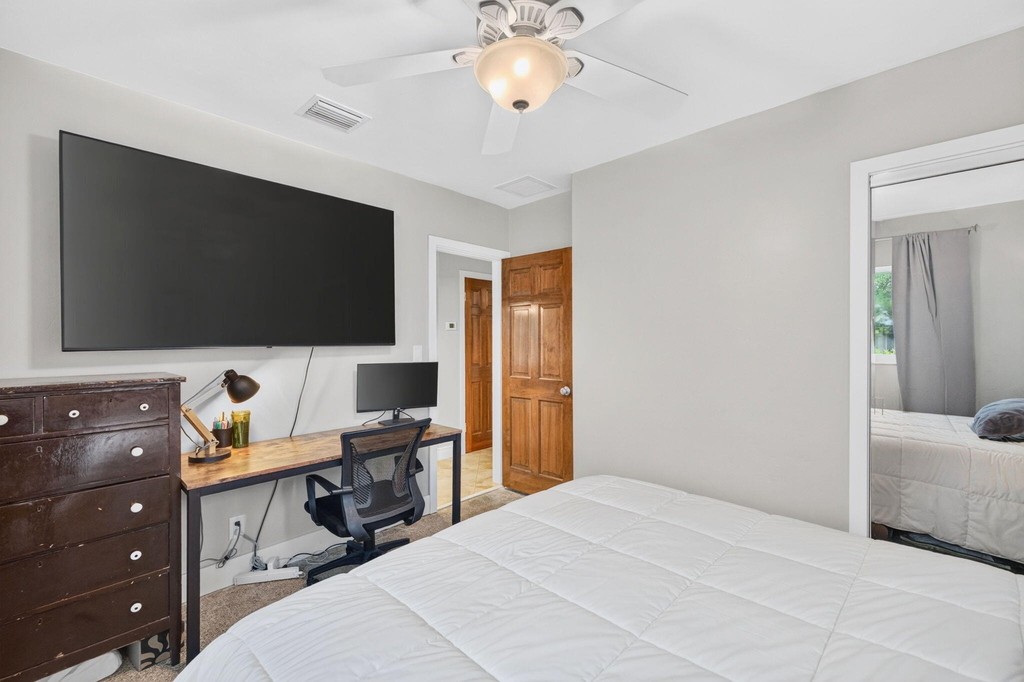 4670 Ne 4th Avenue - Photo 30