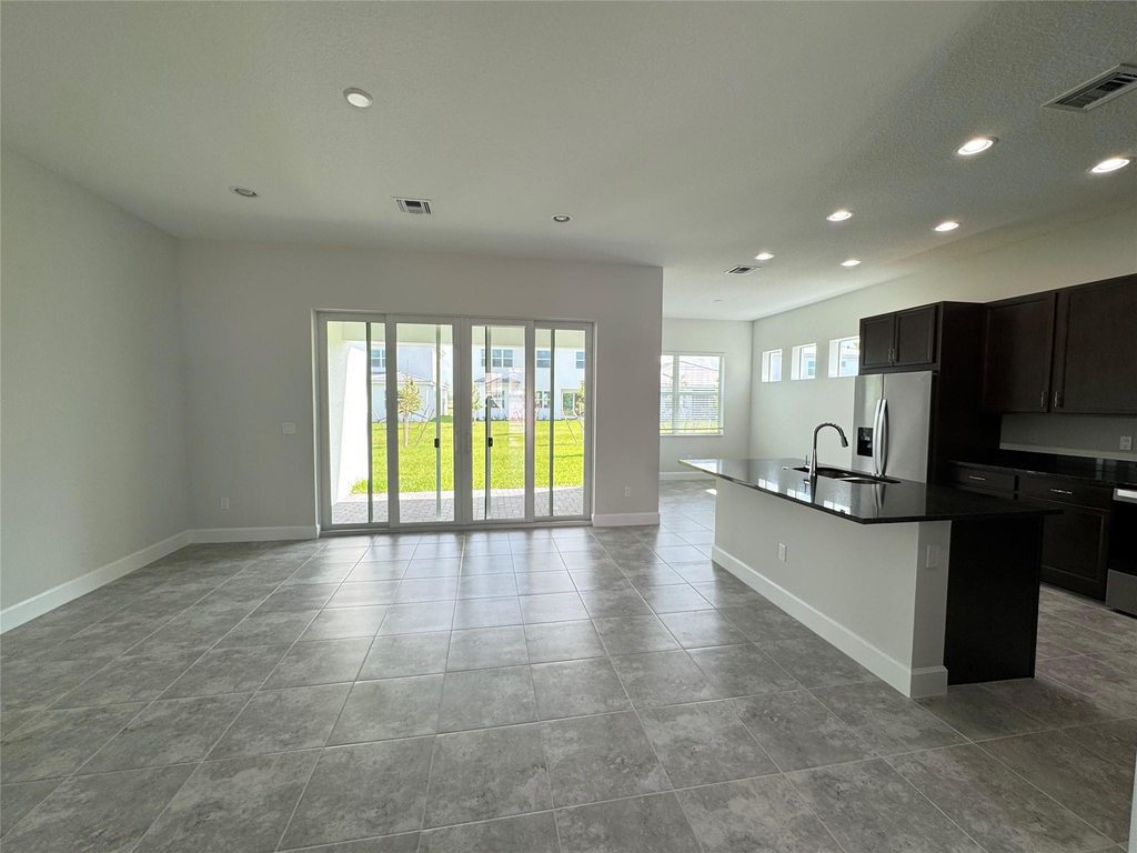 13933 Prickly Cone Cove - Photo 3