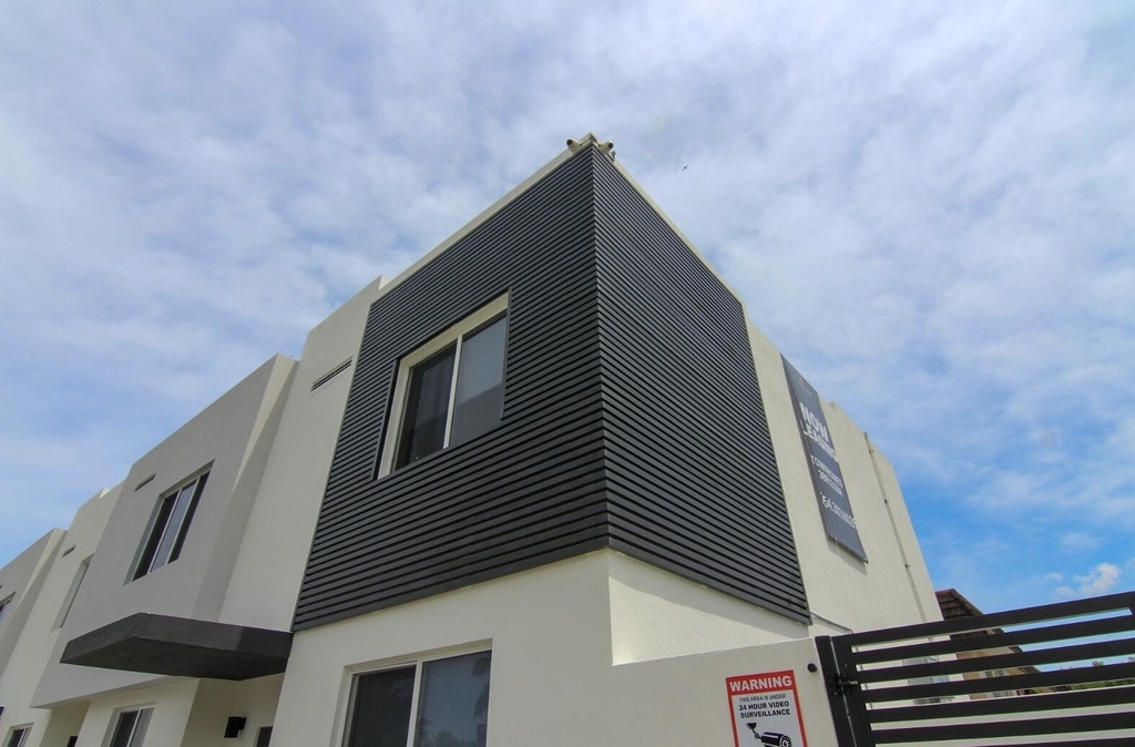 170 Nw 158th Street - Photo 1