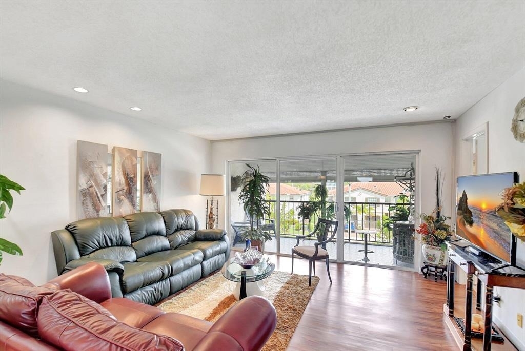 4070 Tivoli Court - Photo 2