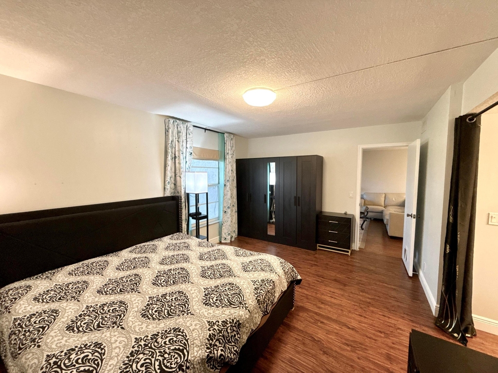2828 Casita Way - Photo 10