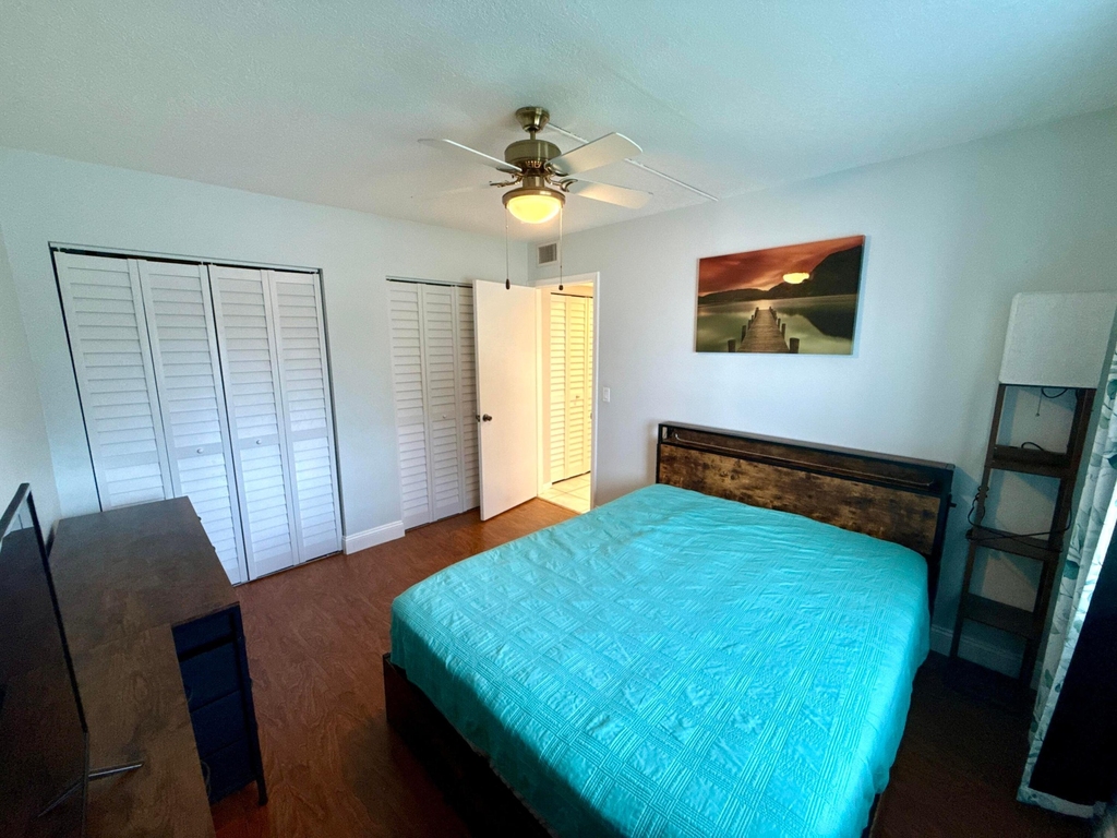 2828 Casita Way - Photo 7