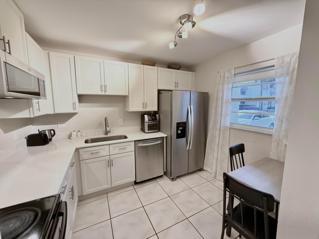 2828 Casita Way - Photo 0