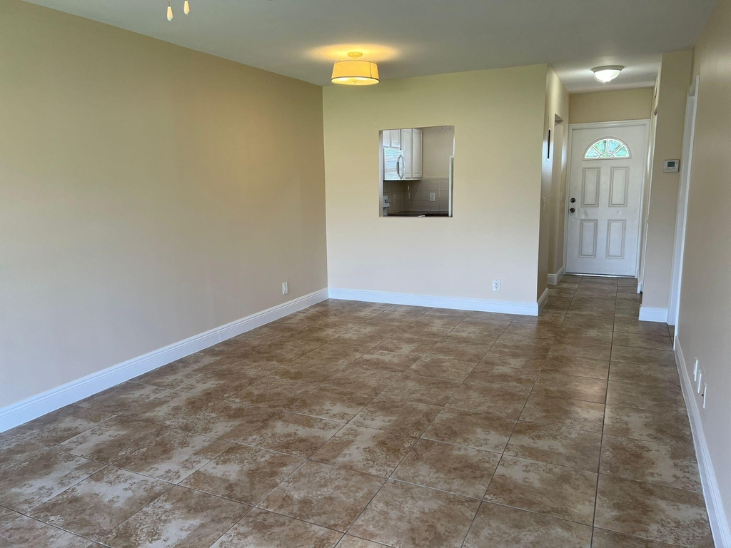9851 Sandalfoot Boulevard - Photo 5