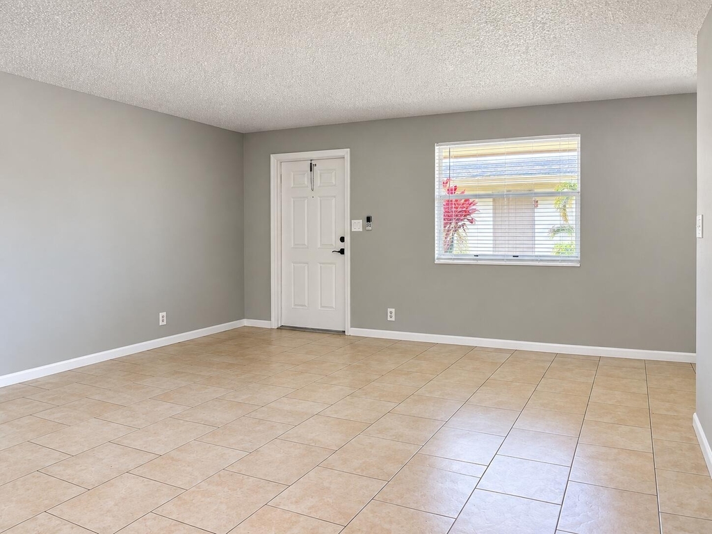 181 Nw 42nd Street - Photo 7