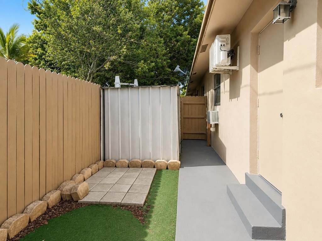 181 Nw 42nd Street - Photo 16