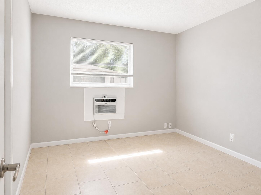 181 Nw 42nd Street - Photo 10