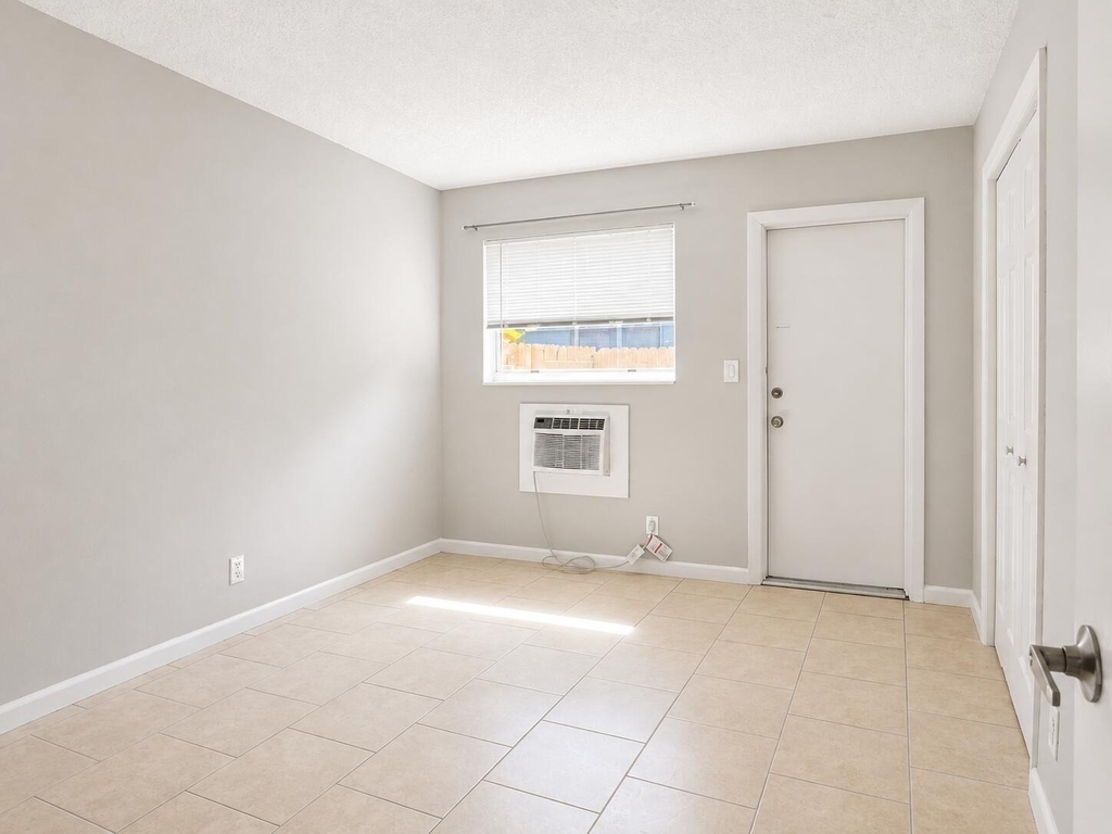 181 Nw 42nd Street - Photo 14