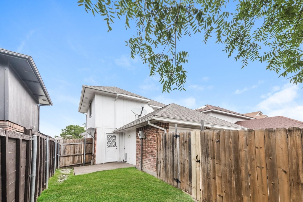 2026 Greenview Drive - Photo 17