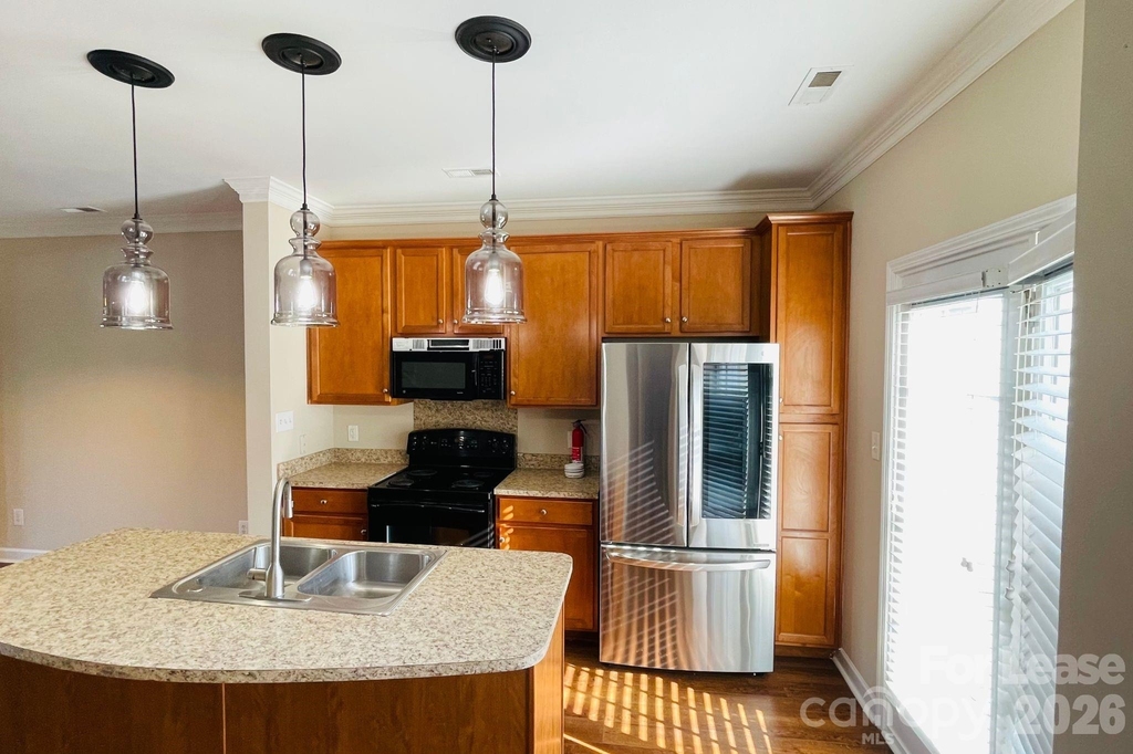 5112 Prosperity Church Road - Photo 3