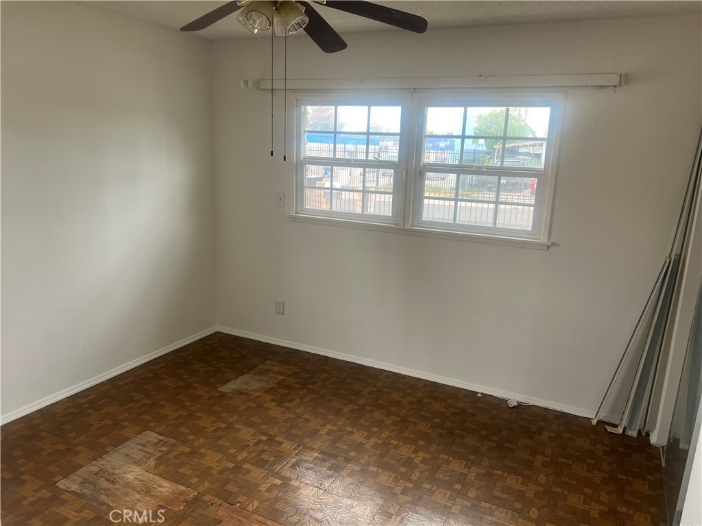 543 Flores Street - Photo 5