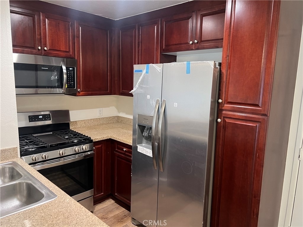 5520 Owensmouth Ave - Photo 10