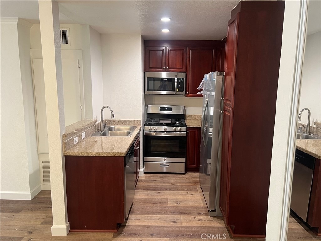 5520 Owensmouth Ave - Photo 8