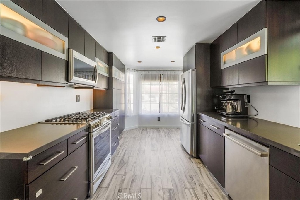 479 Pesaro Street - Photo 2