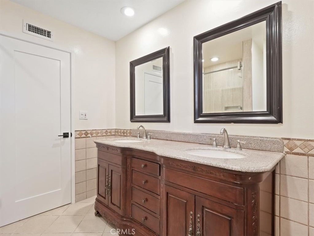 8501 Enfield Avenue - Photo 8