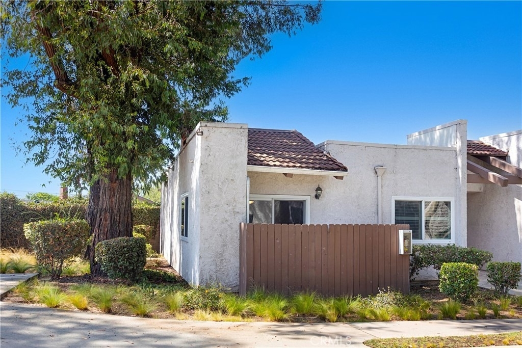17572 Vandenberg Lane - Photo 2