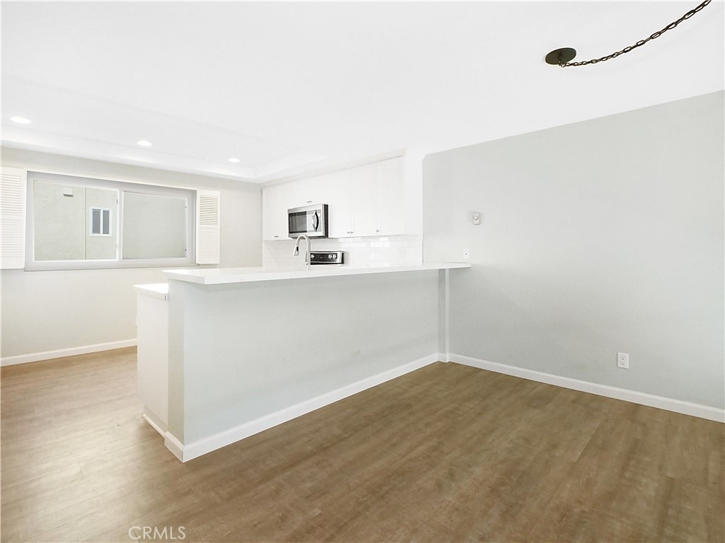 405 2nd - Photo 7