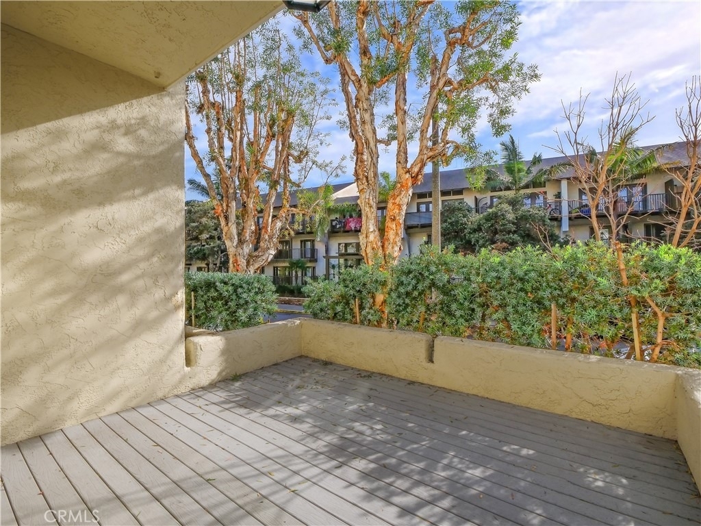 405 2nd - Photo 5